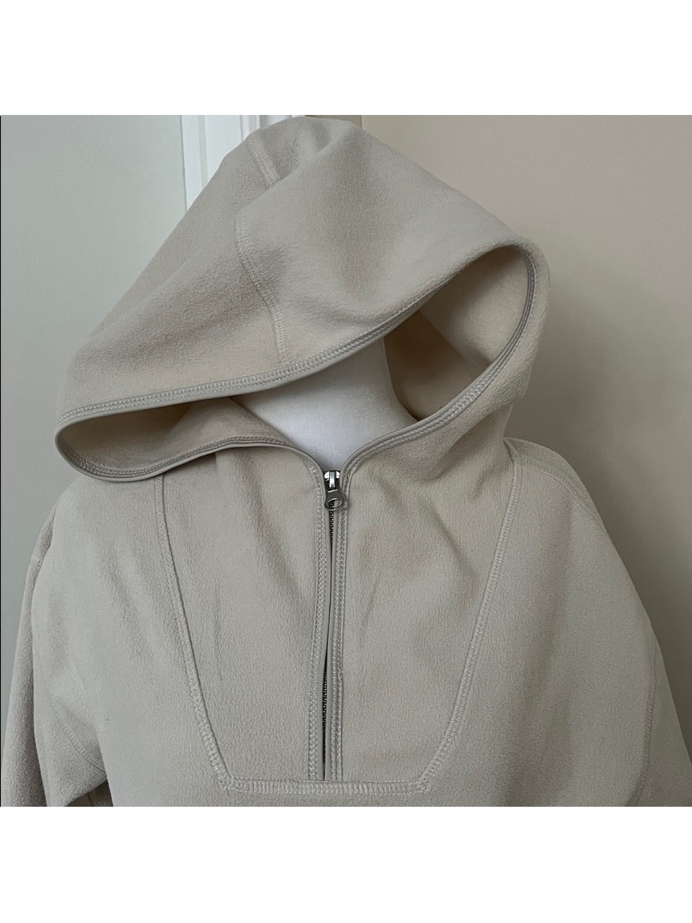 H&M • Women’s Size.XS • Cream/Beige • Hooded Quarter Zip Hoody - Picture 3 of 7